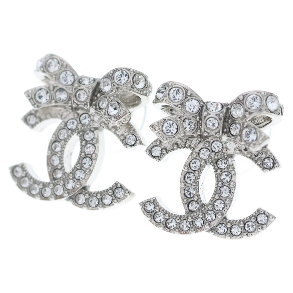 CHANEL (シャネル) ラインストーンココマークリボン ピアス シルバー -
