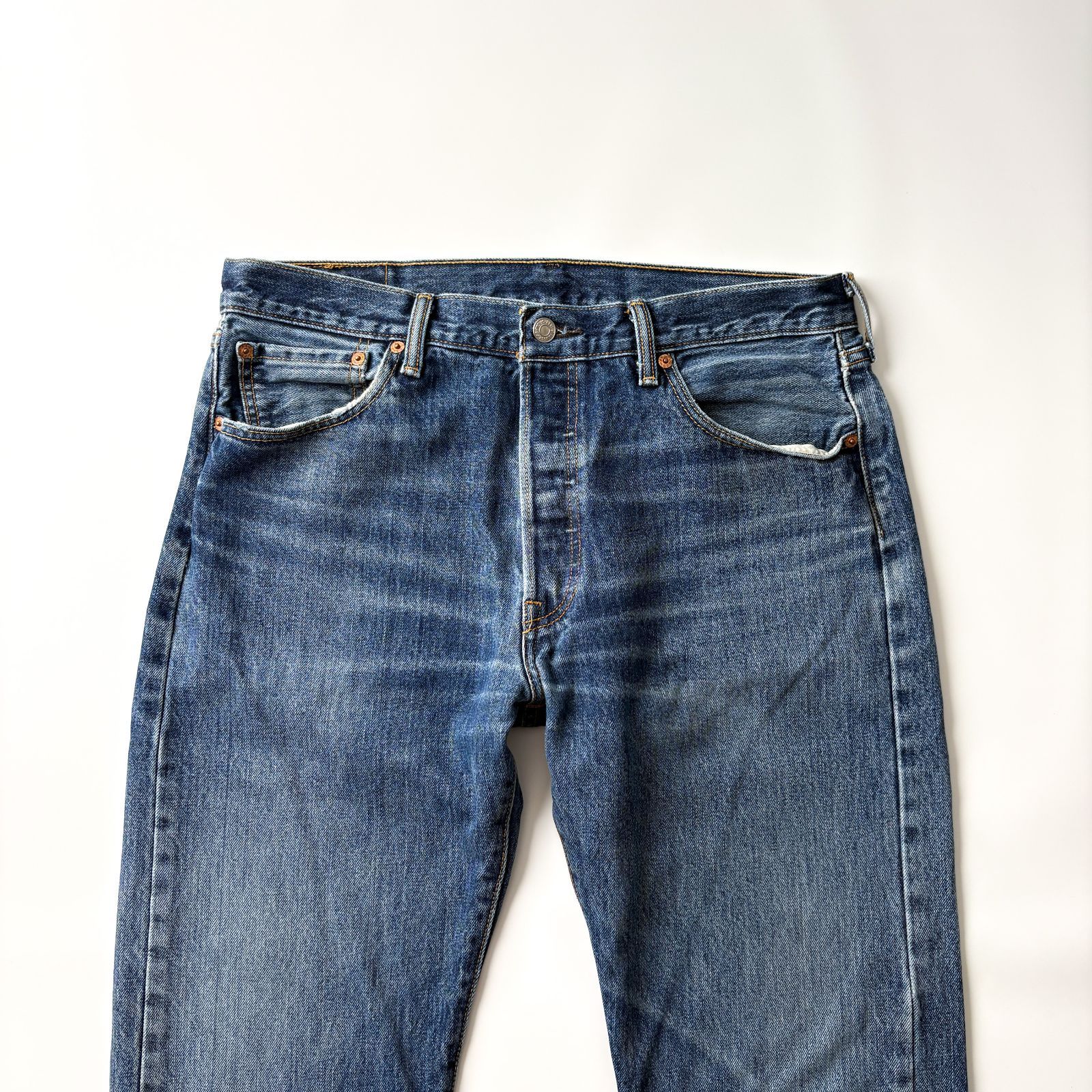 Levi's リーバイス デニムパンツ ブルーデニム 501 W34 L32 ヴィンテージ アタリ 鬼ヒゲ ハチノス 穴あき ボタンフライ 脇割 紙パッチ 赤タブ シングルステッチ クリーニング済み インディゴブルー コットン 100% メンズ