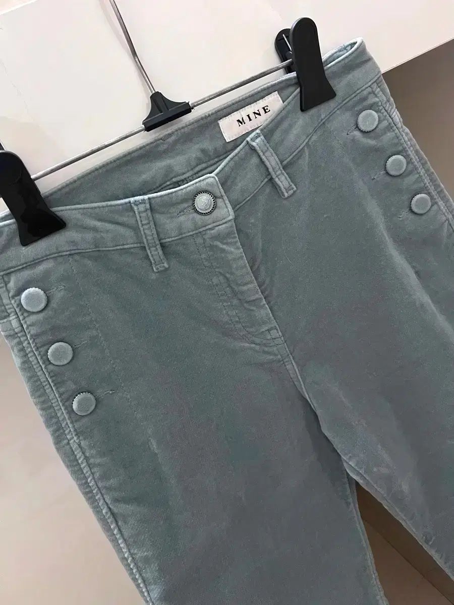 ハンサム マイン MINE サイド ボタン ツアーベルベット パンツ クロップド ズボン ブルー スカイブルー フレア セミフレア セミブーツカット