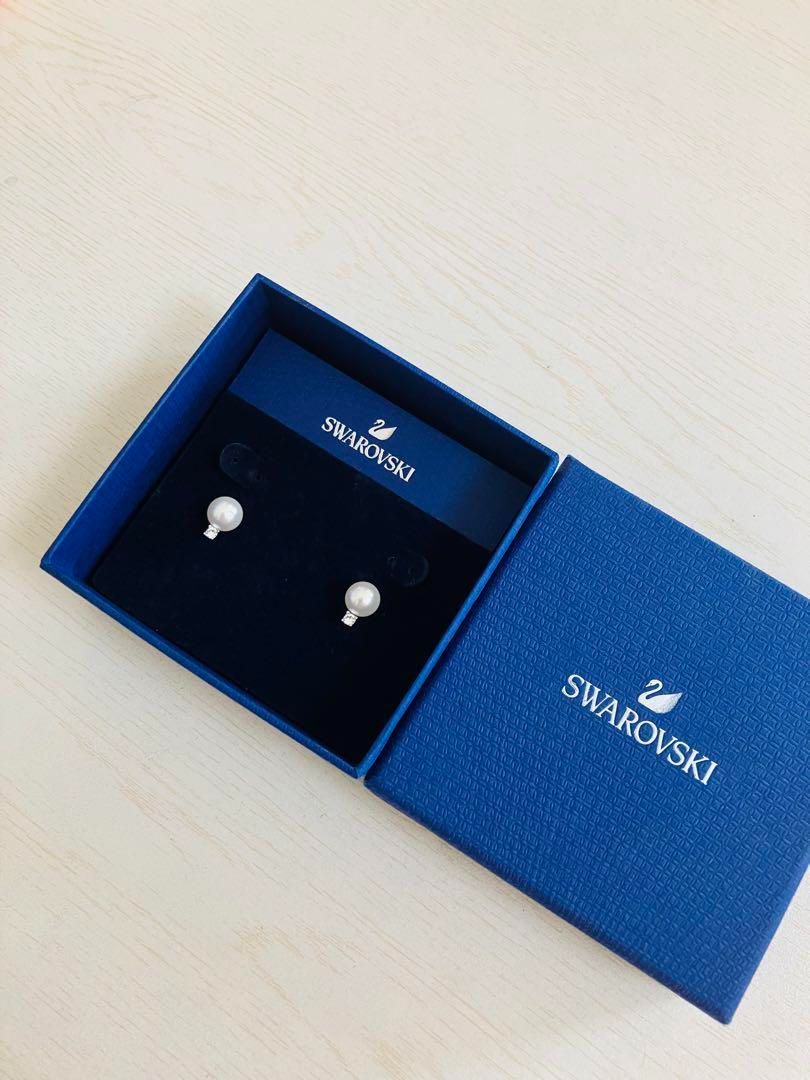 新品　スワロフスキー Swarovski Tricia ピアス