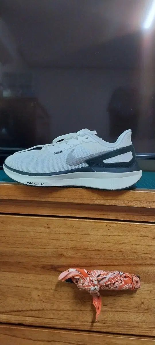 ナイキ 正規品 ストラクチャー25 ロード ランニングシューズ 245