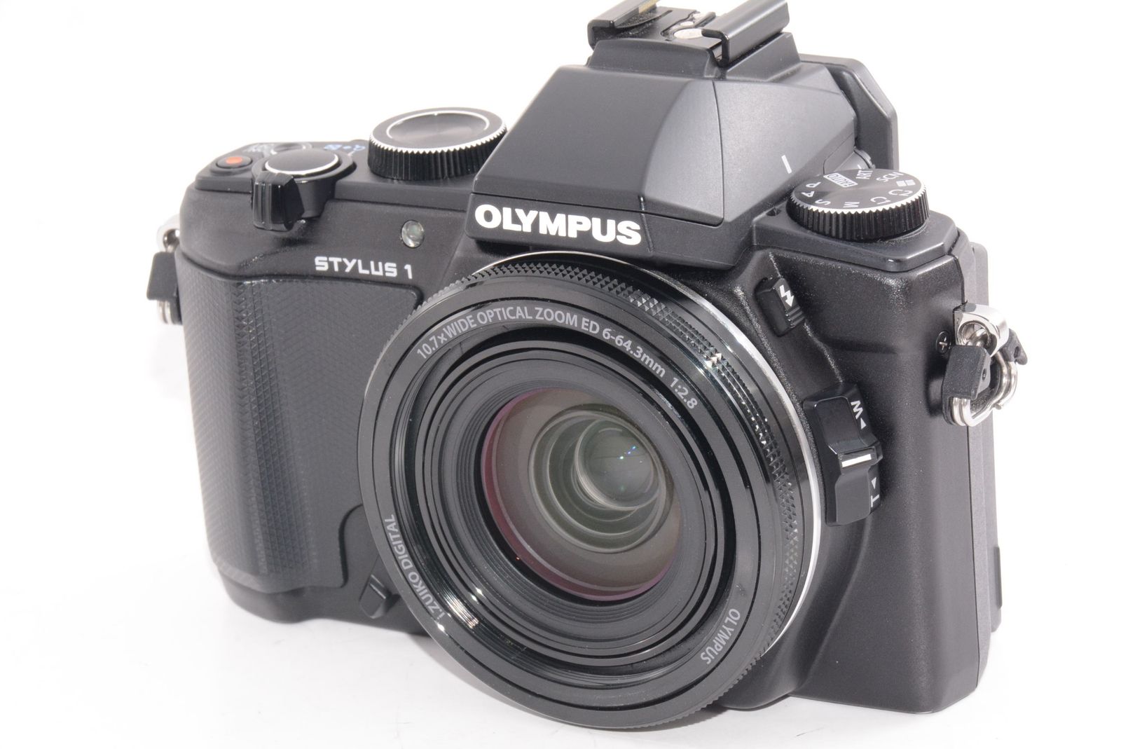 OLYMPUSSTYLUS 1 28-300mm f2.8 光学10.7倍 16,790円
