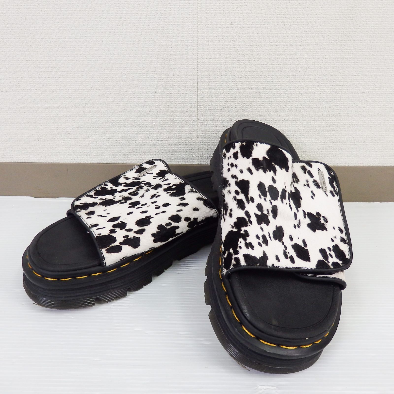 CO5650 Dr. Martens ドクターマーチン ダルメシアン柄 ZEBZAG スライド サンダル UK8 27cm ヘアオンレザー Dr.マーチン