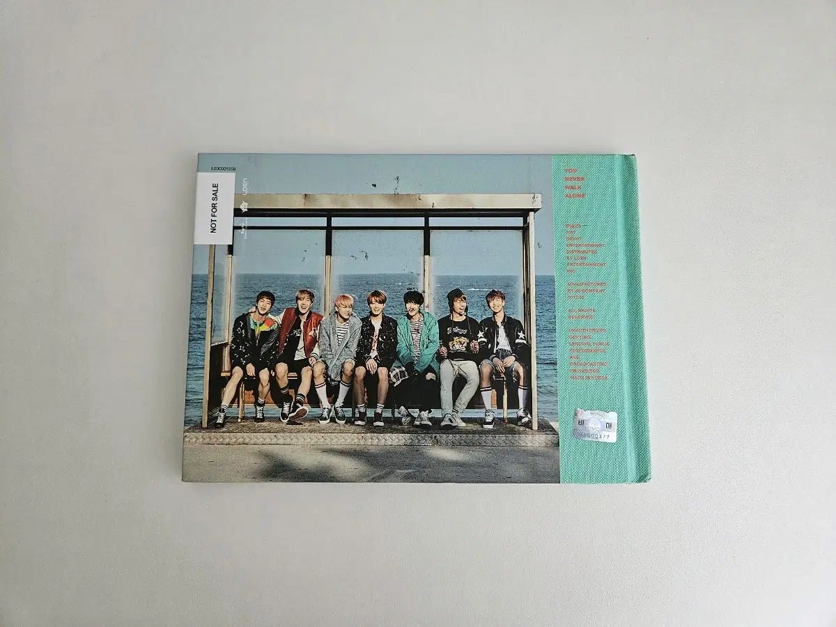 バンタン 春 YOU NEVER WALK ALONE サイン入り アルバム 非売品 BTS