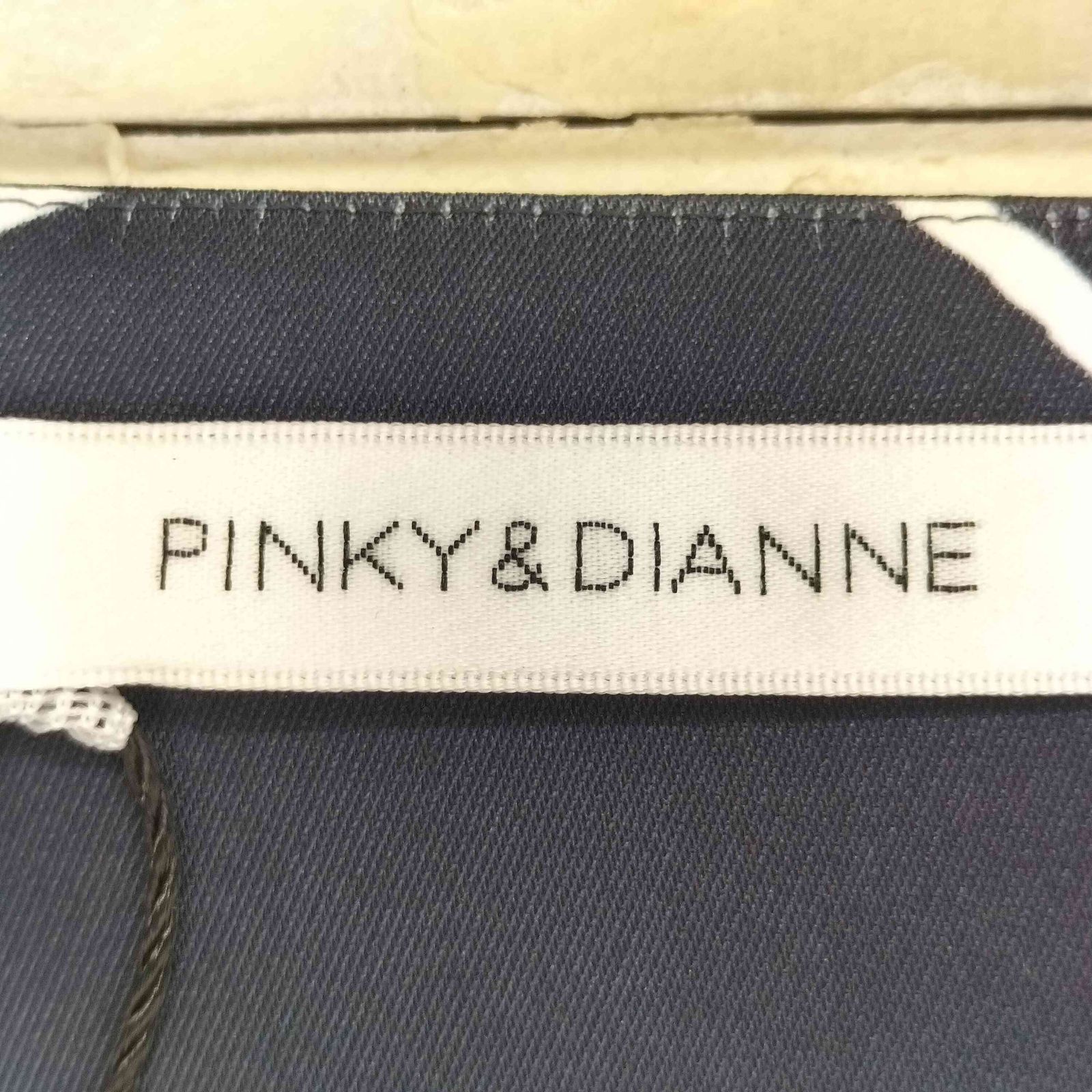 ピンキーアンドダイアン Pinky＆Dianne ラインプリントタックスカート