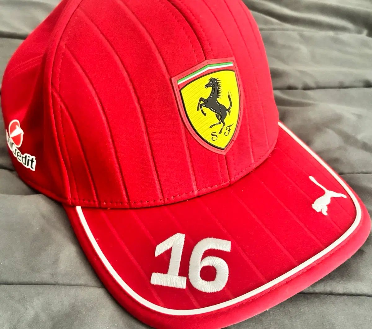 フェラーリ2025 シャルル・ルクレール ベースボールキャップ