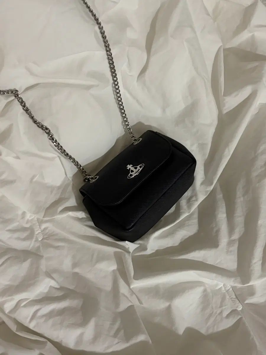 VIVIENNE WESTWOOD ミニ チェーンバッグ