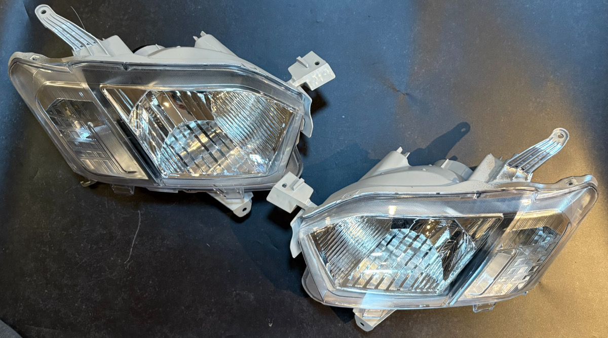 プロボックス ヘッドライト 左右セット サクシード 160系 H4 レベライザー付 NCP160V NCP165V 互換品 管理OS 14,615円