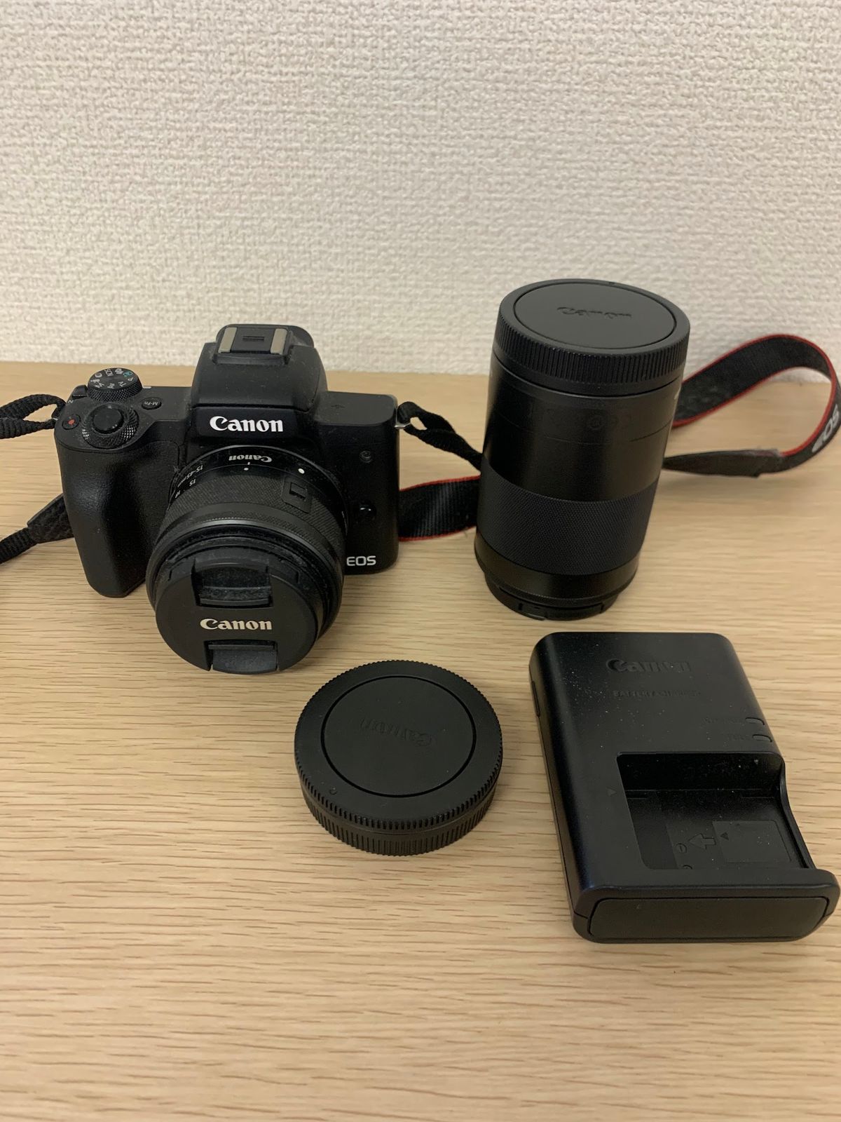 ！ 【通電動作未確認】Canon EOS Kiss M ミラーレス一眼 レンズ 充電器付【カメラ1】【18】