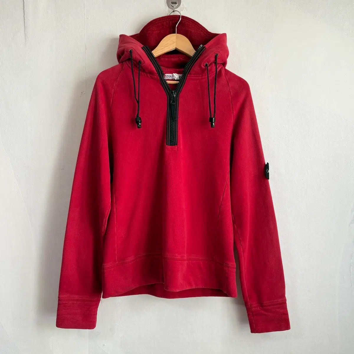 STONE ISLAND ストーンアイランド レッド COLOR フード 100サイズ