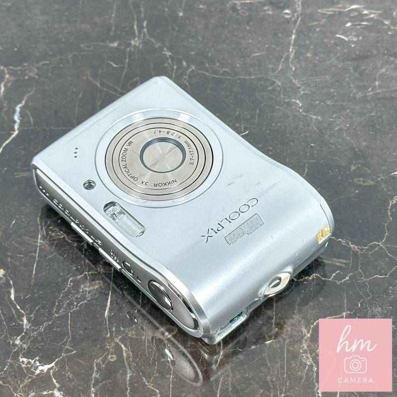 Nikon COOLPIX L15 シルバー 800万画素 光学3倍ズーム NIKKORレンズ