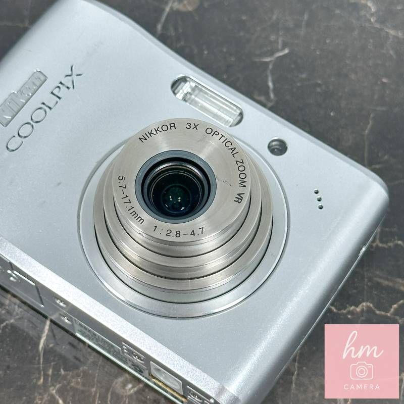 Nikon COOLPIX L15 シルバー 800万画素 光学3倍ズーム NIKKORレンズ