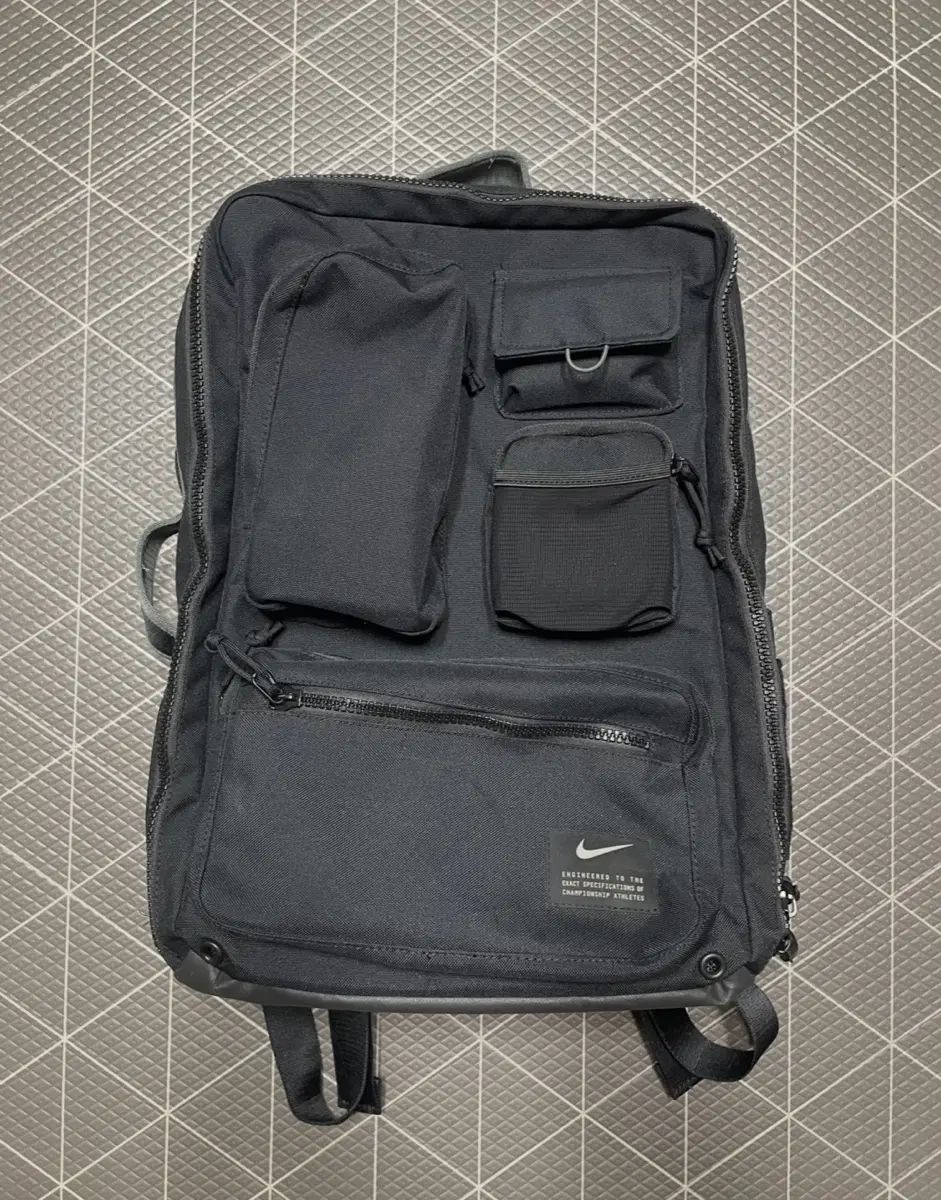 中古 NIKE ユーティリティ エリート バックパック 32L ブラック