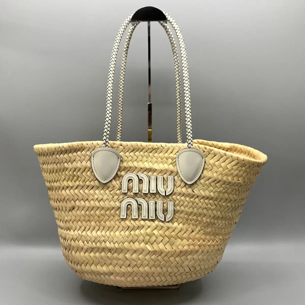 267003784 MIU MIU BAG RAFFIA BUCEKT 5BG