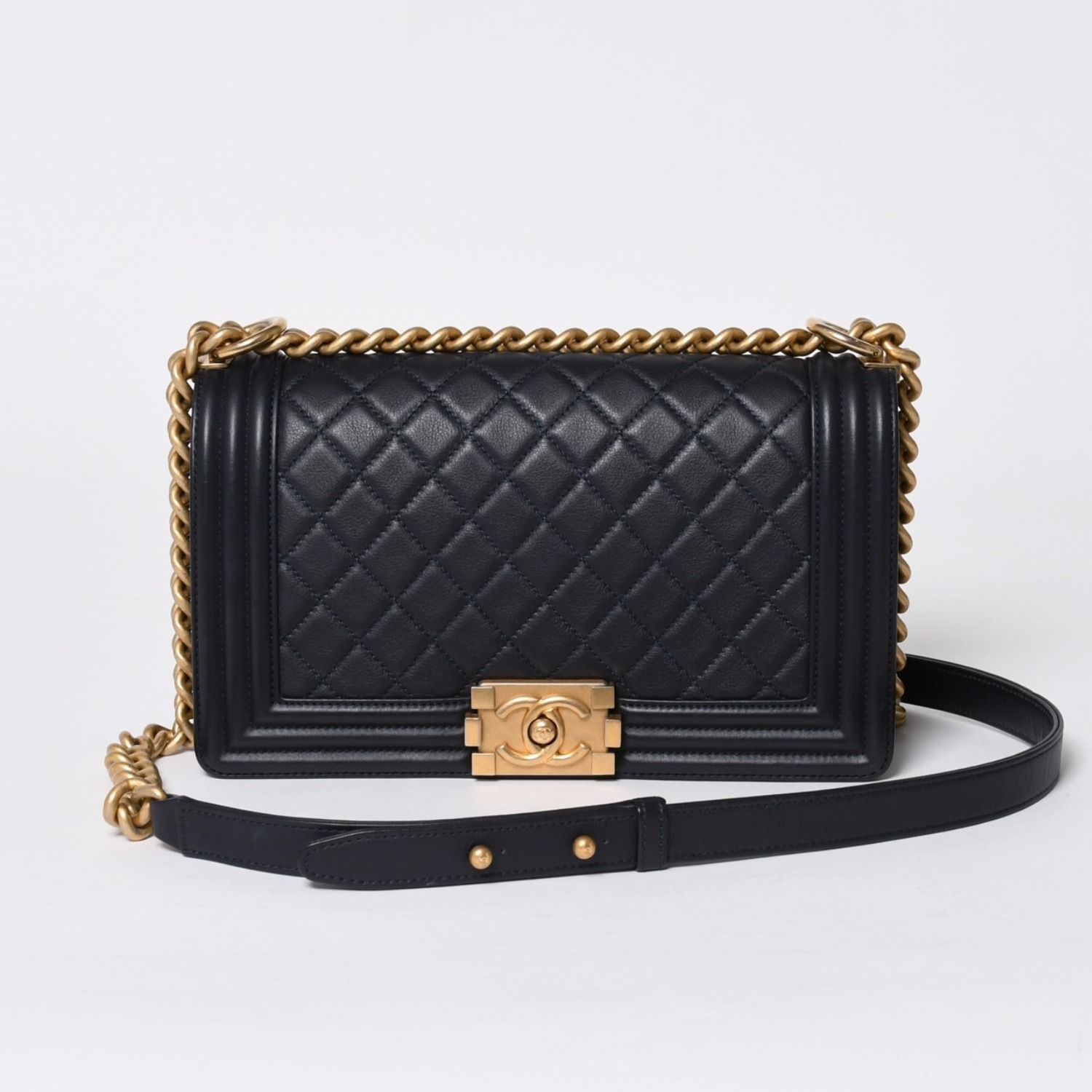 極美品 CHANEL シャネル ボーイシャネル25 Wチェーンショルダーバッグ 26番台 ココマーク A67086 ラムスキン ネイビー 中古 4a006434