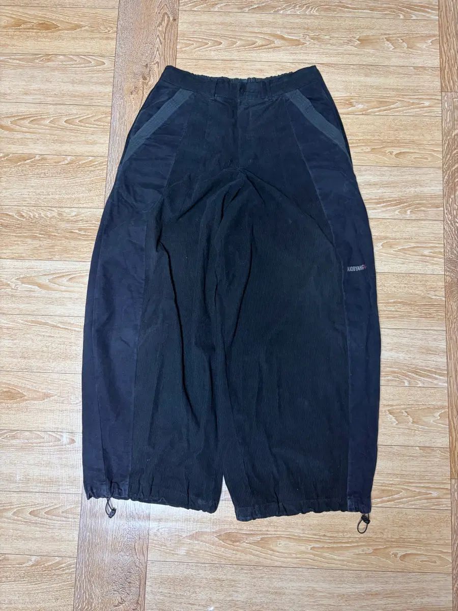 アングラン アジョバイアジョ コーデュロイ パンツ 9,796円
