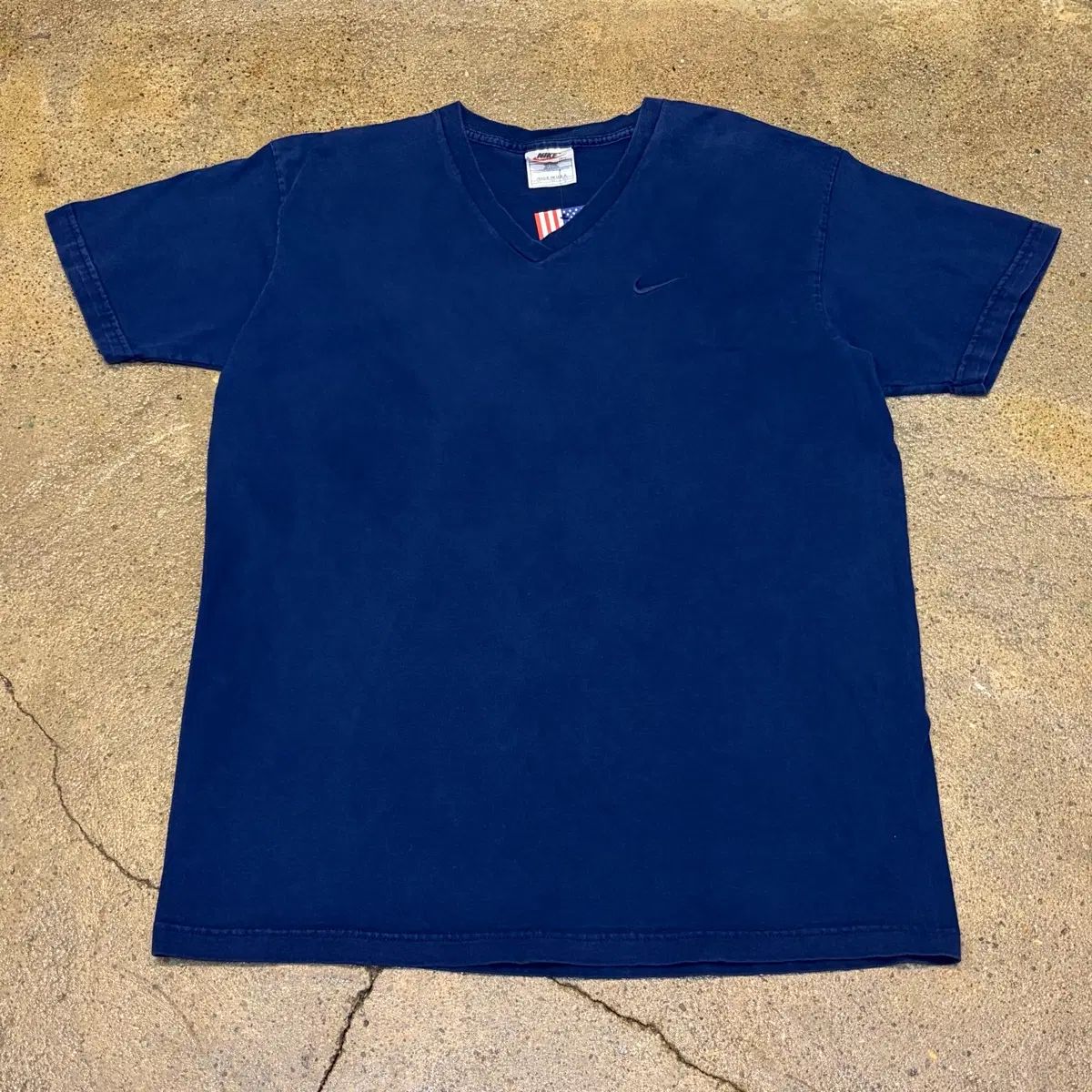 90s Made in USA ヴィンテージ NIKE 刺繍 スモール スウッシュ Vネック 半袖Tシャツ 7,036円