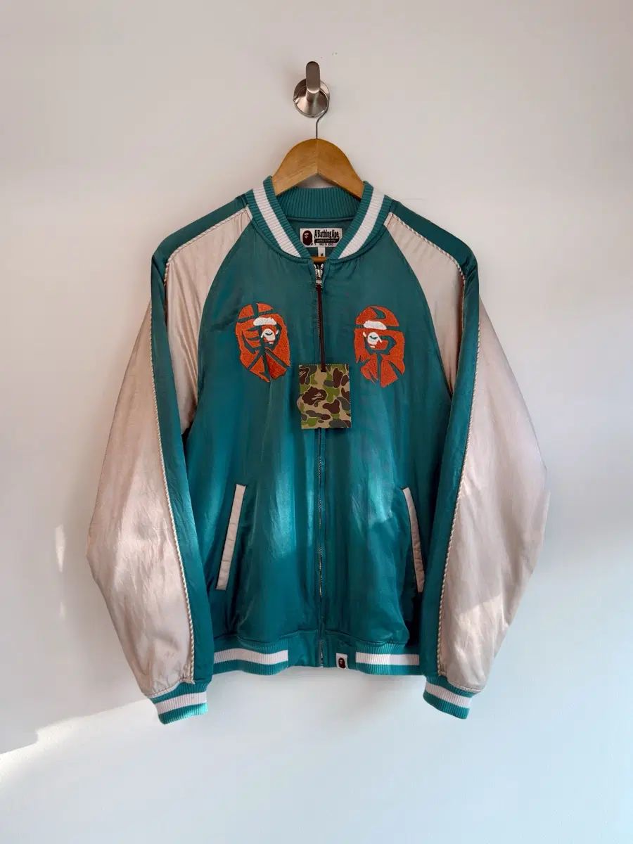 A BATHING APE® ルーズフィット TOKYO スカジャン Souvenir Official® ジャケット デッドストック 商品