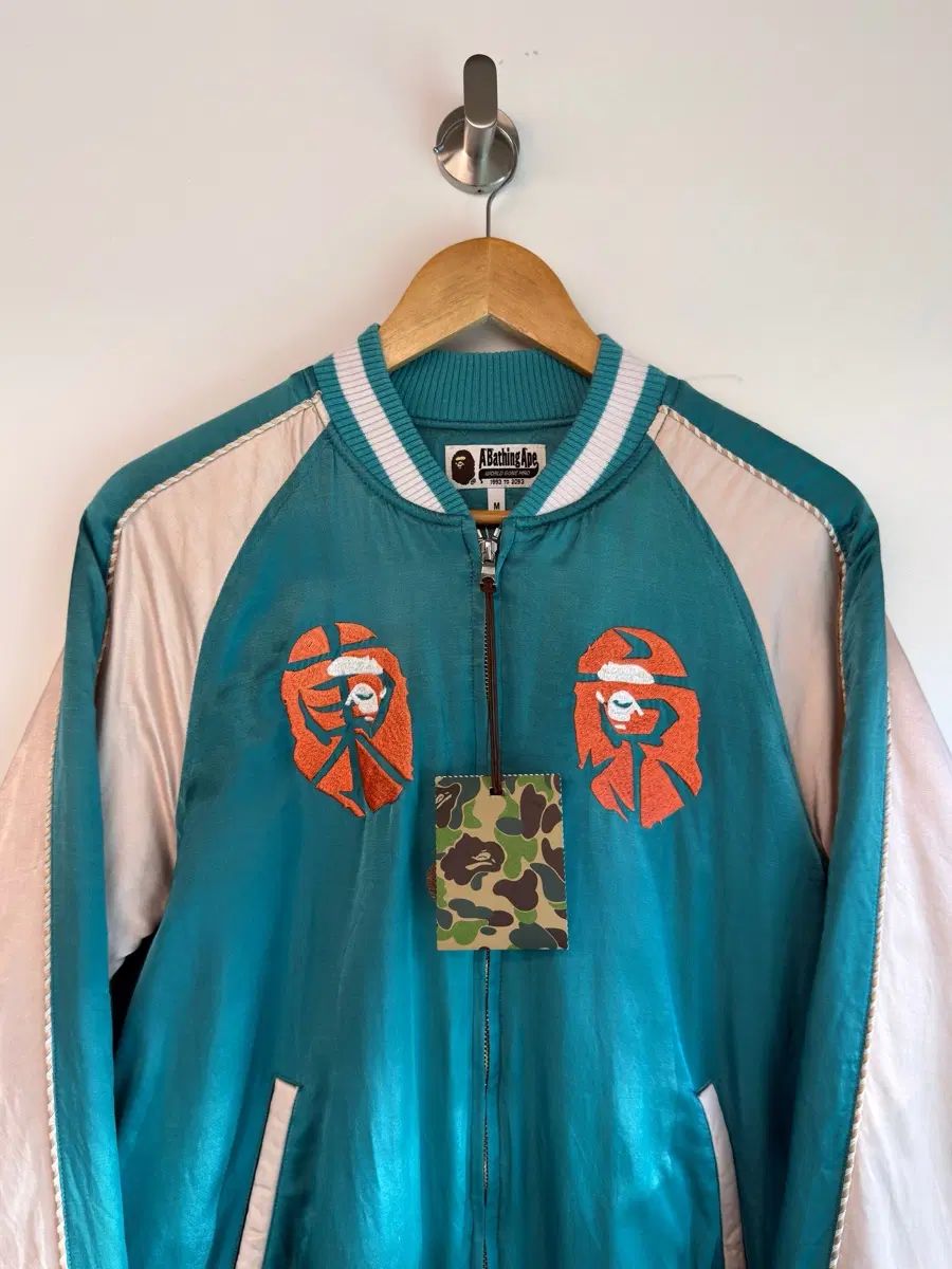 A BATHING APE® ルーズフィット TOKYO スカジャン Souvenir Official® ジャケット デッドストック 商品