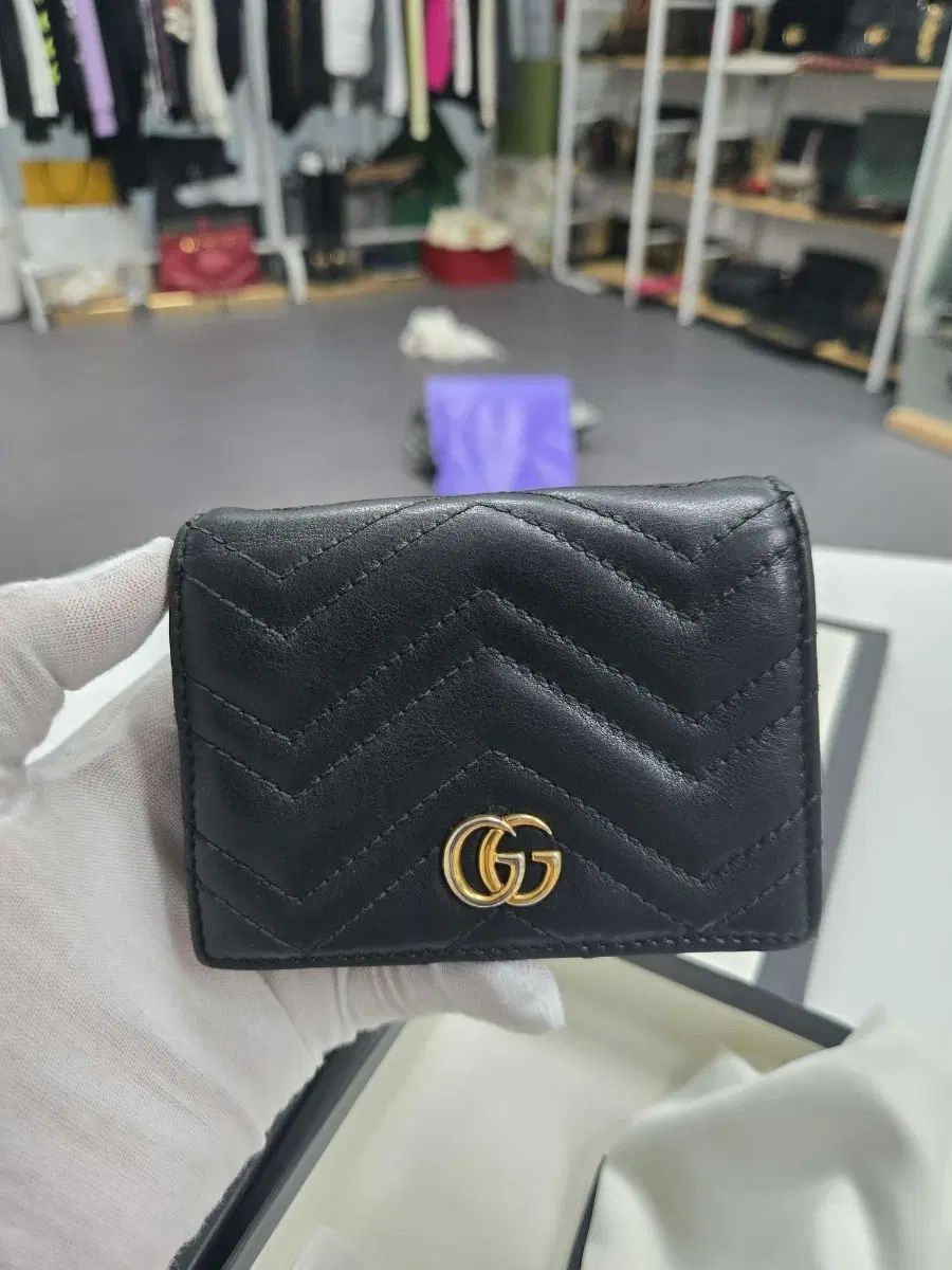 正規品 グッチ マーモント GG 二つ折り財布 21,157円