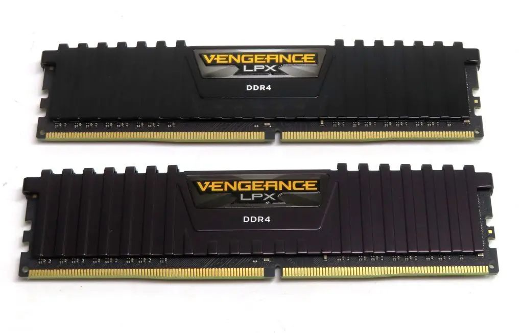 【中古】PCハード Corsair デスクトップPC用メモリーモジュール VENGEANCE LPX 16GB(8GB×2)[CMK16GX4M2C3600C14] 6,942円