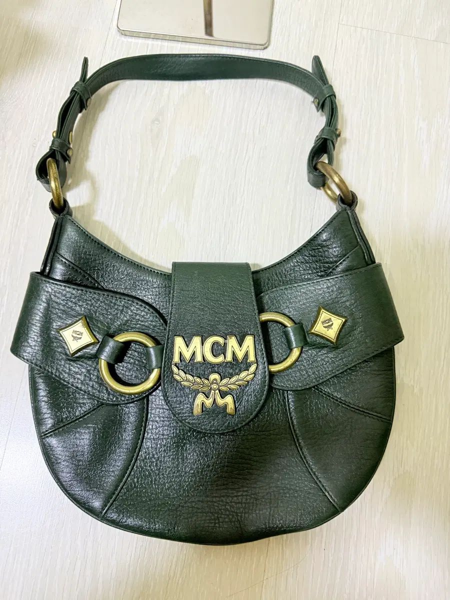 MCM ショルダーバッグ グリーン