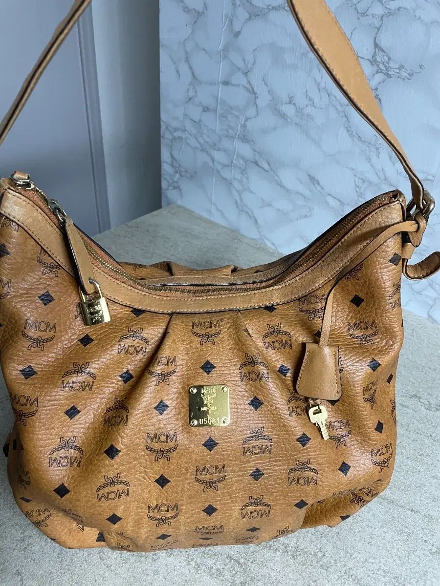 MCM ヴィセトス HOBO BAG ブラウン