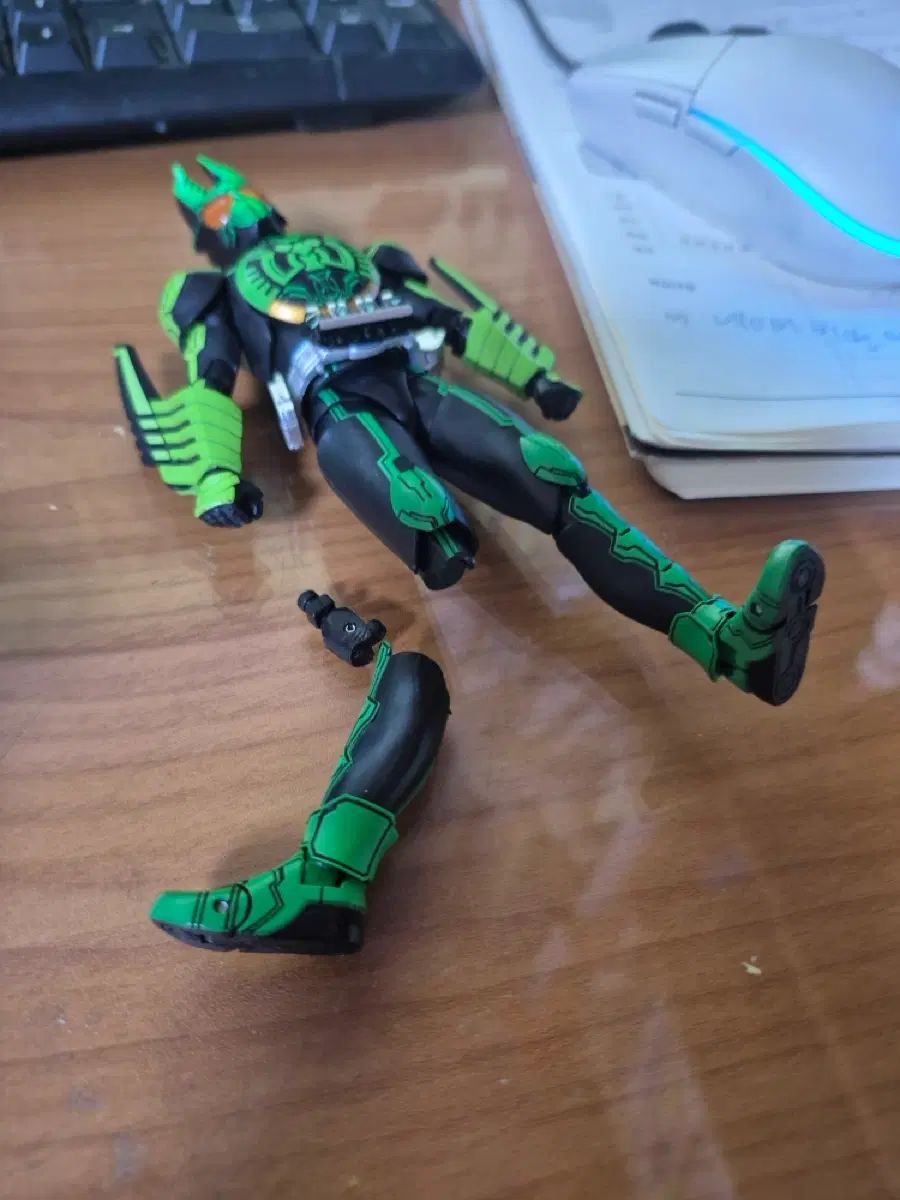 仮面ライダー SHF オーズ ガタキリバ フィギュア 破損品 出品