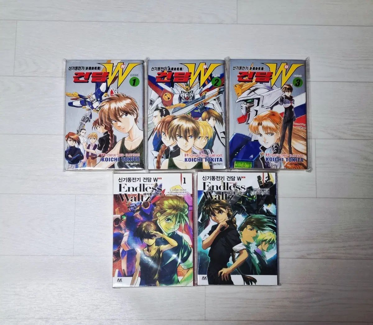 ガンダム w ウィング コミックス 漫画 韓国語 正規品 5 巻 まとめ