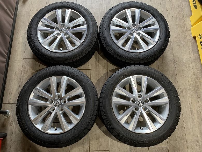 【2607000】スタッドレス フォルクスワーゲン 純正 ホイール 15インチ 5J +40 PCD100 5H + GOODYEAR ICE NAVI 7 185/60R15 2019年 8mm
