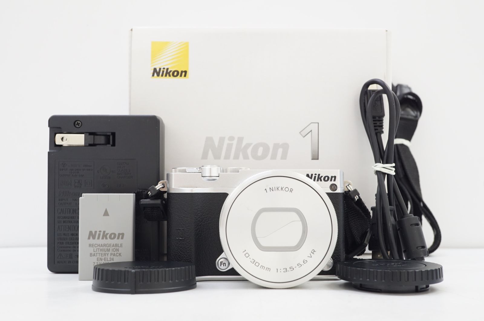C251712-1）Nikon 1 J5 ミラーレス一眼レフ 10-30mm VR レンズキット