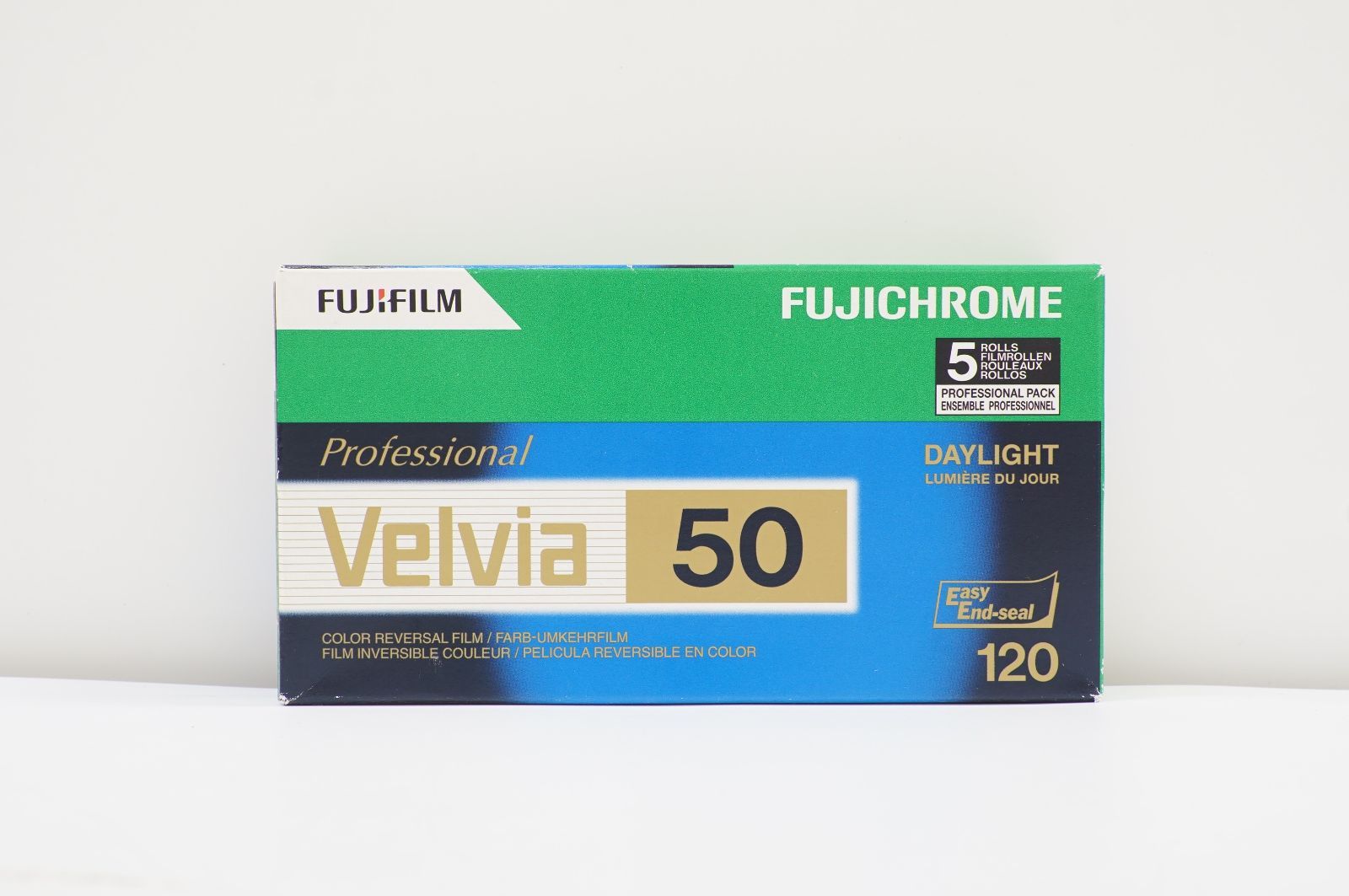 C151829)新品未開封 富士フィルム FUJIFILM リバーサルフィルム フジクロームVelvia 50 期限 2026年7月