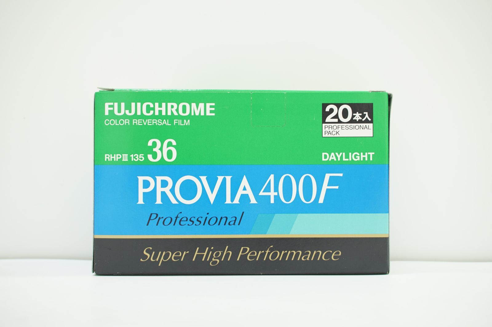 C141017）新品未開封　FUJIFILM　富士フイルム PROVIA 400F　135mm 20本入１箱　冷凍庫保管　期限切れ　2005年8月　希少