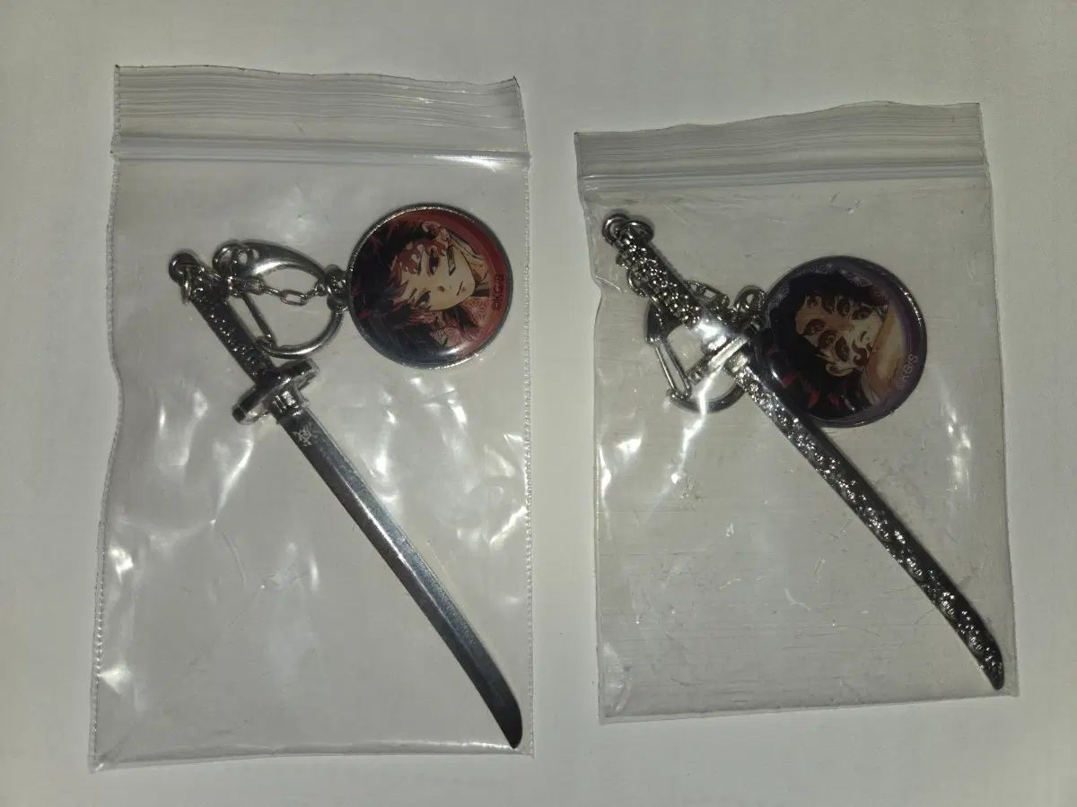 鬼滅の刃 日輪刀 チャーム キーホルダー 継国縁壱 & 黒死牟 まとめ 9,397円