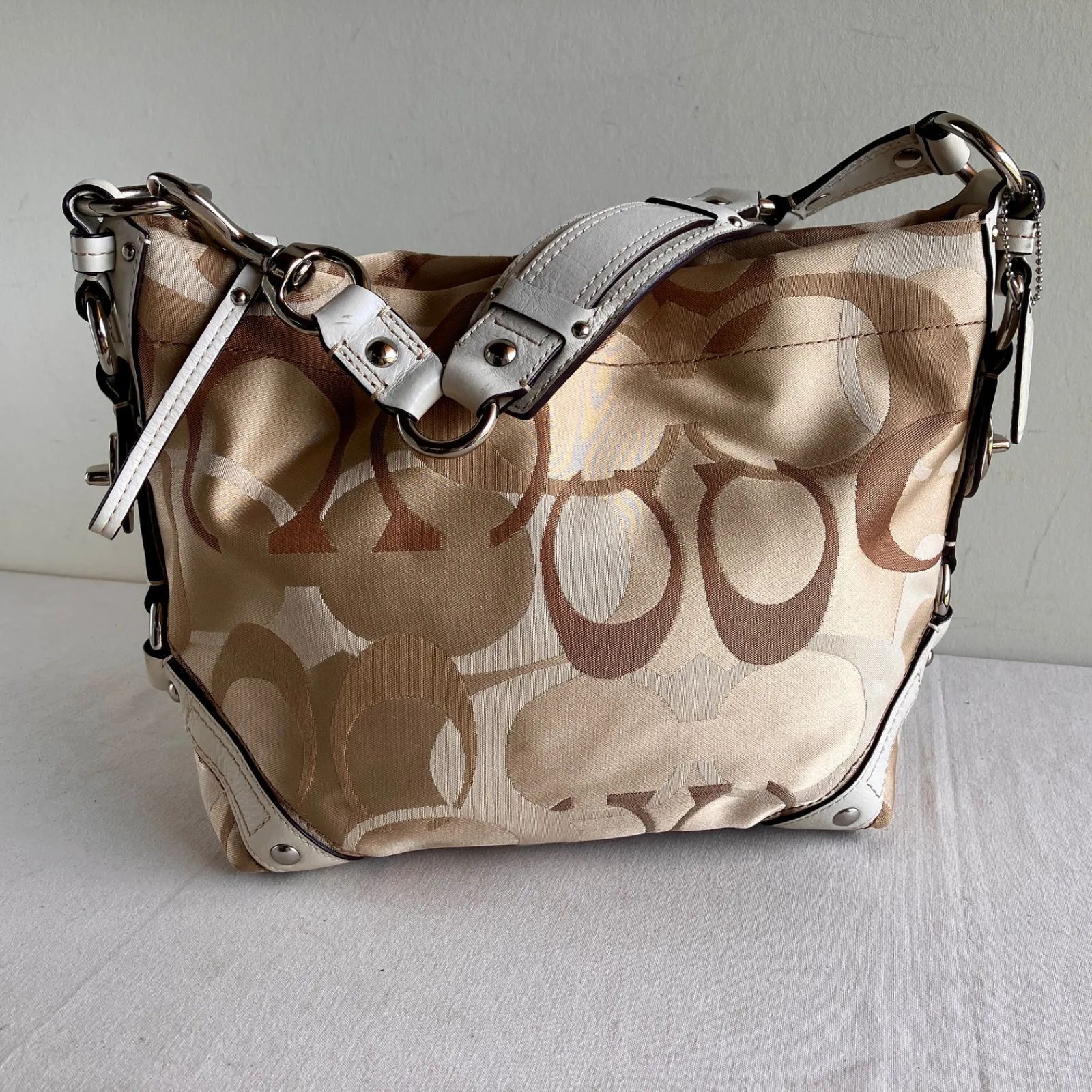 Coach Vintage Carly Optic Signature Hobo Shoulder Bag Khaki Ivory White Y2K