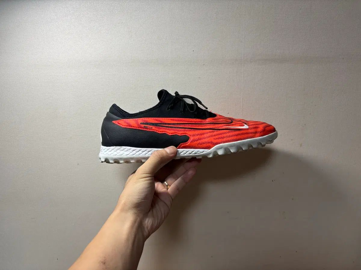 270 NIKE リアクト FANTOM GX プロ サッカーシューズ