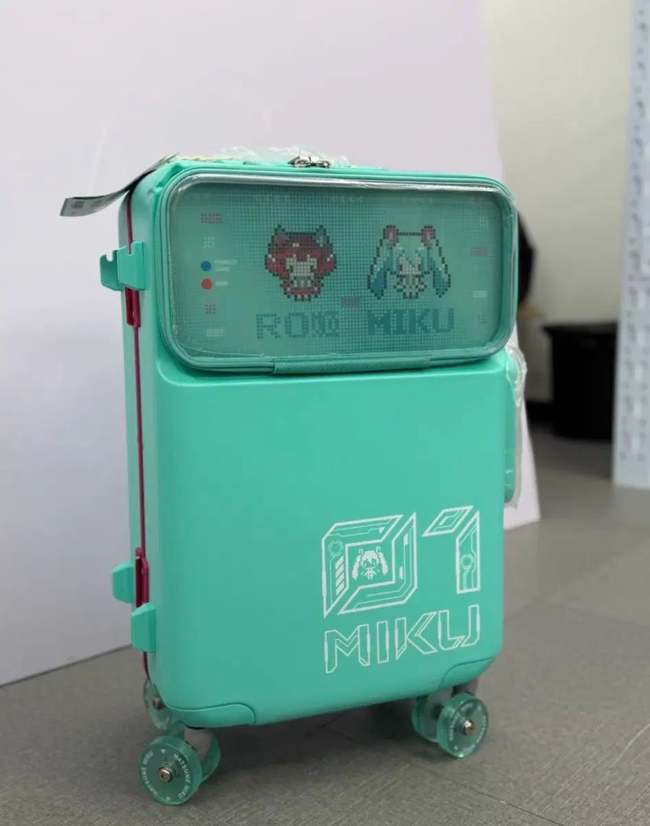初音ミク ROG キャリアー 新品 28,569円