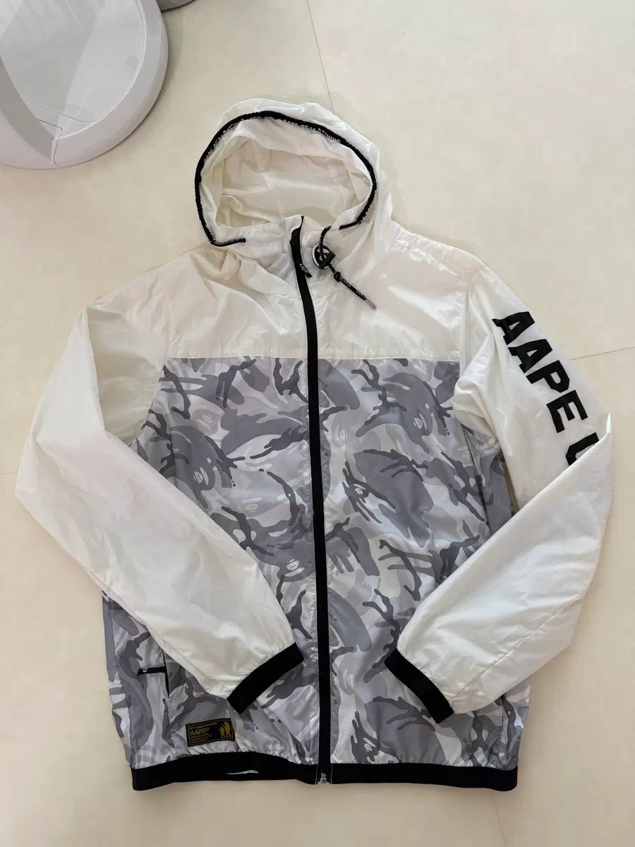 Aape カモフラ ウィンドブレーカー