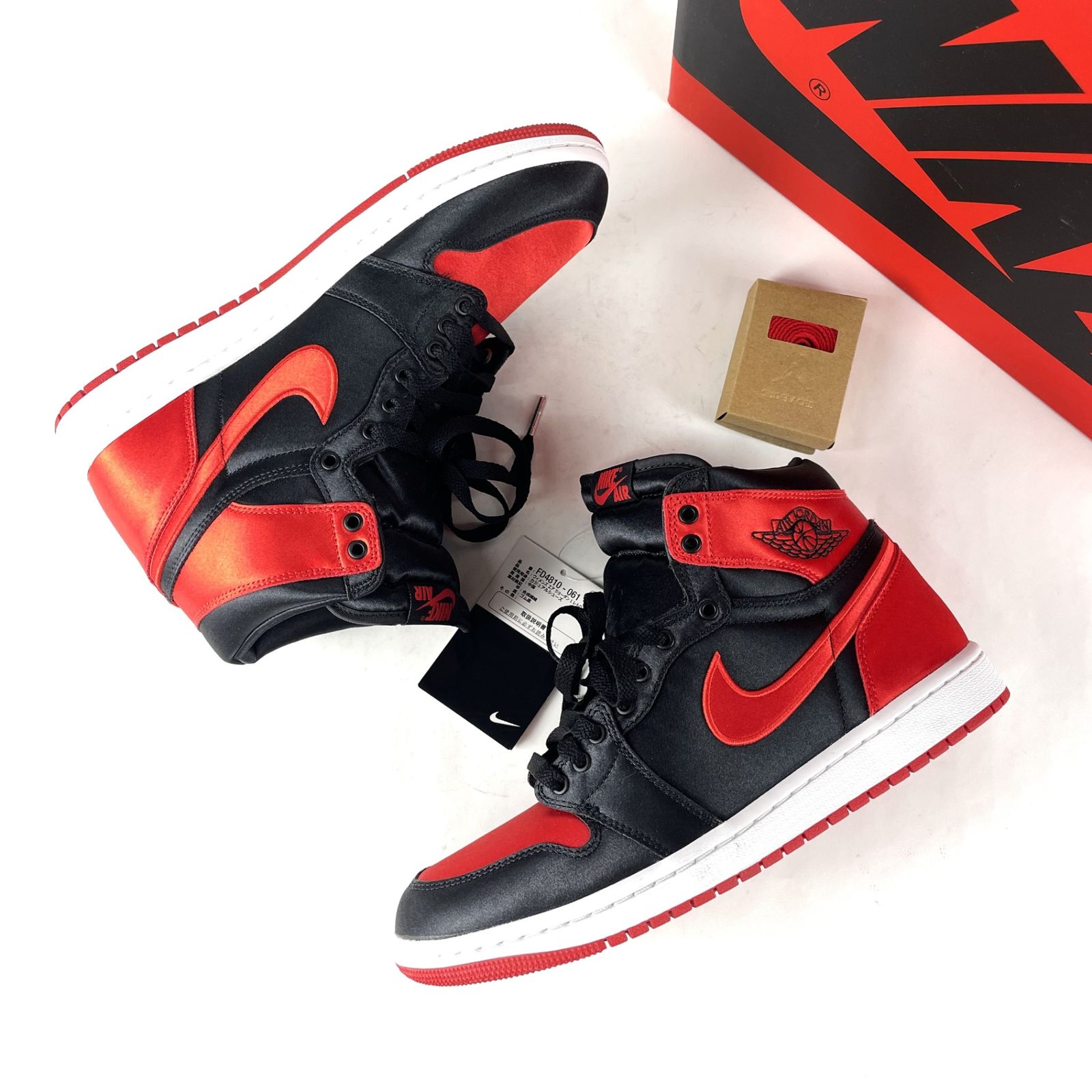 箱・タグ付　NIKE　ナイキ　2023　FD4810-061　スニーカー　AIR　JORDAN　1　RETRO　HIGH　OG　エアジョーダン 1 レトロ ハイ オージー　27cm　サテン　BLACK/UNIVERSTY　RED-WHITE