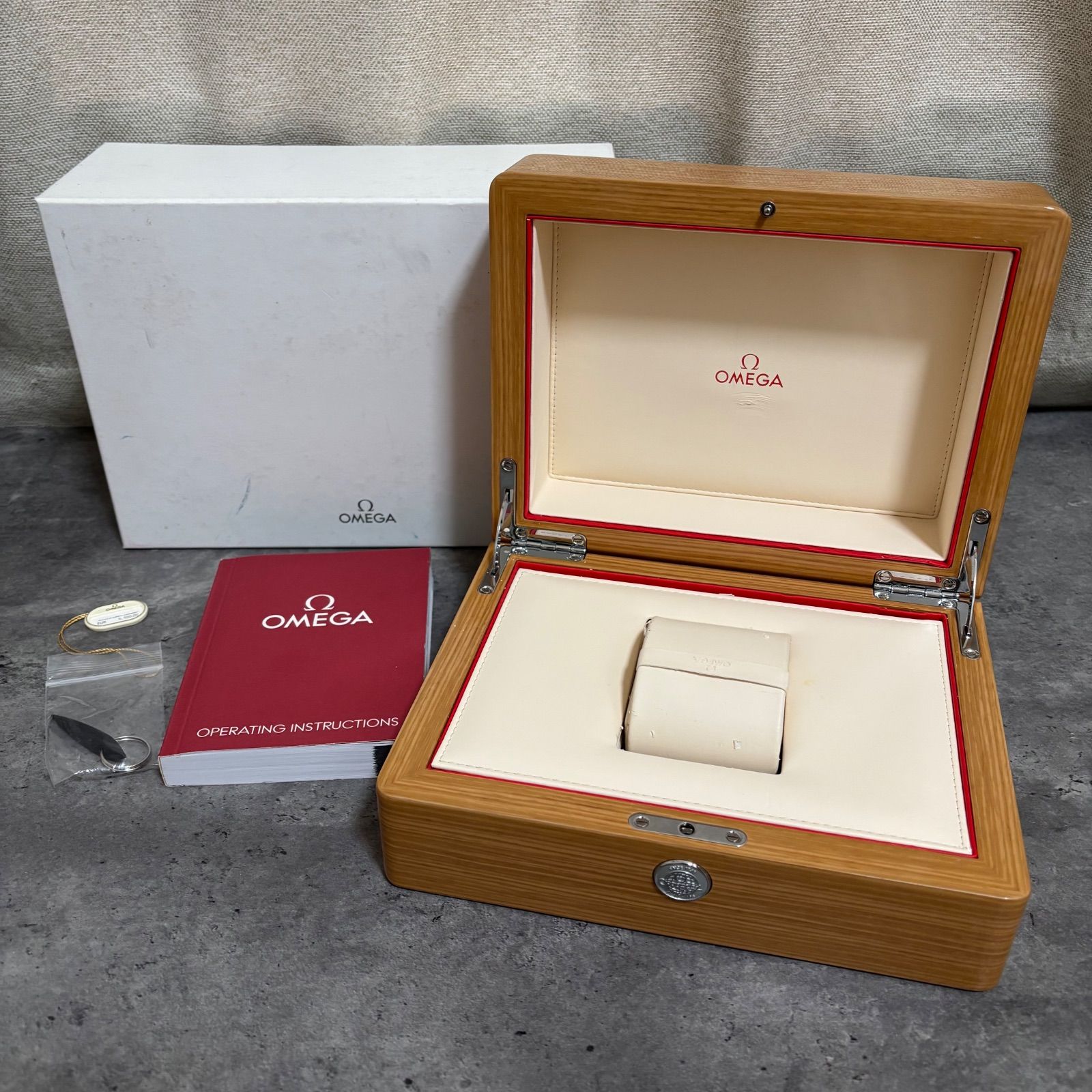 COMG001-012 OMEGA オメガ 時計 ケース 空箱 BOX 外箱付 腕時計用 取扱
