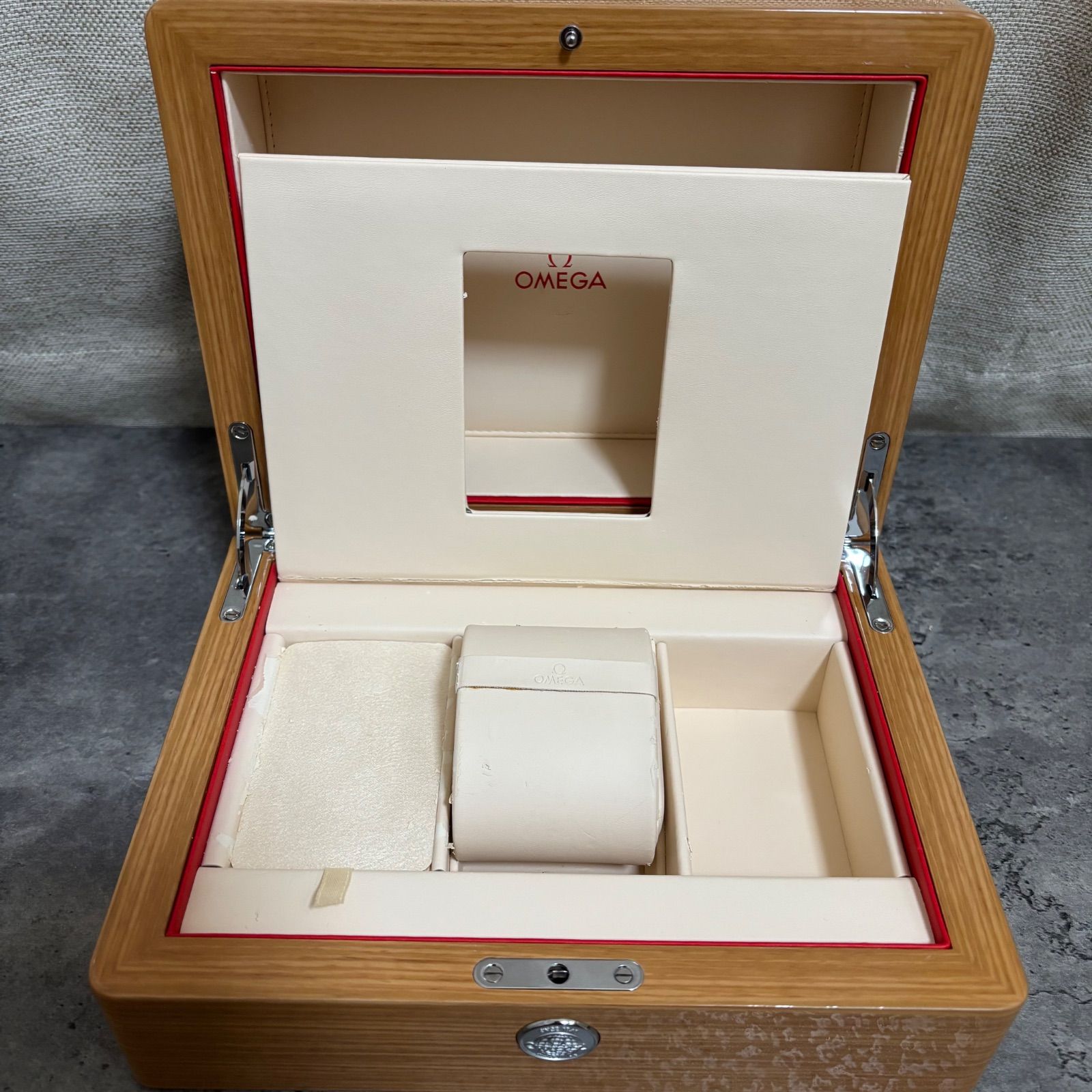 COMG001-012 OMEGA オメガ 時計 ケース 空箱 BOX 外箱付 腕時計用 取扱