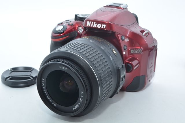 260791★極上★Nikon デジタル一眼レフカメラ D5200 レンズキット AF-S DX NIKKOR 18-55mm f/3.5-5.6G VR付属 レッド D5200LKRD ニコン