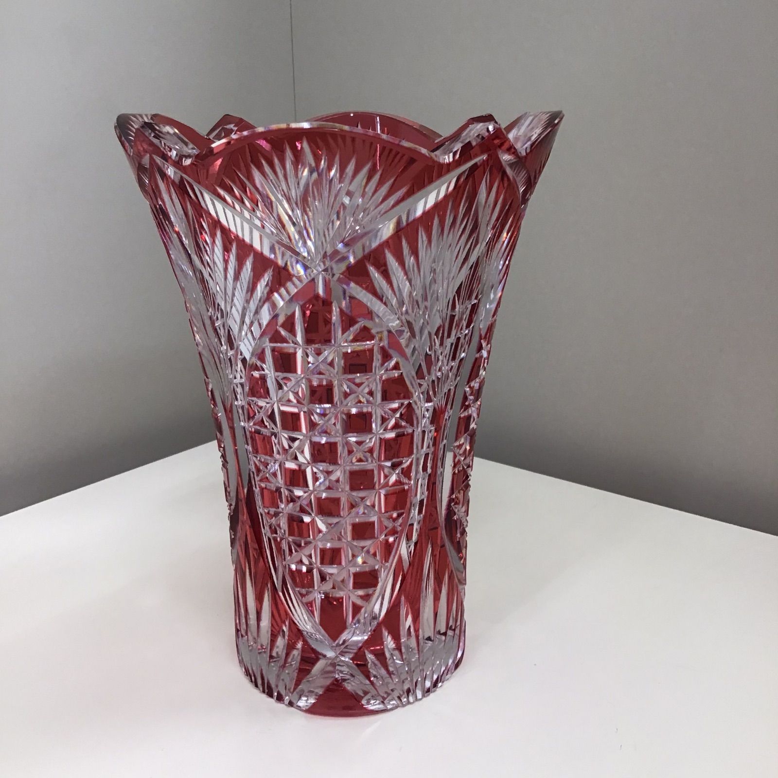 カガミクリスタル　花瓶（色被せ）　F26ｰ871ｰCAU 11,880円