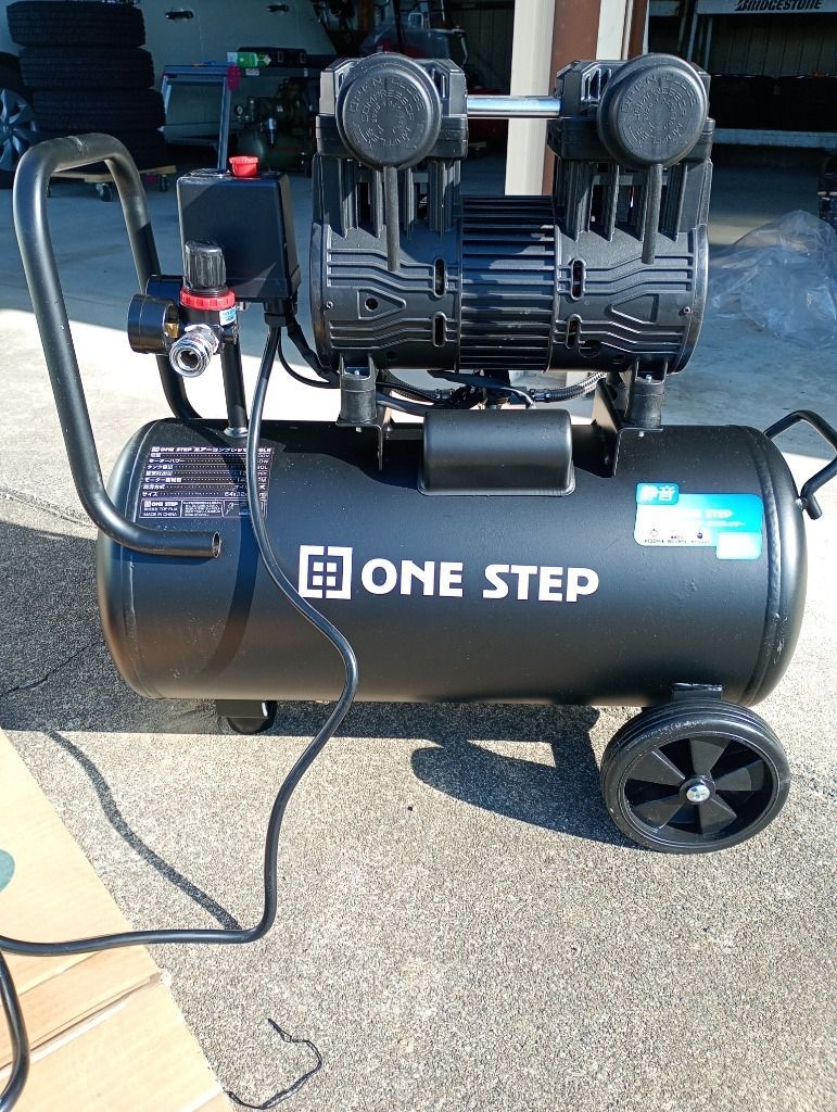 コンプレッサー 100v オイルレス 静音 30L 空気入れ 小型 エアーコンプレッサー 軽量 ハイパワー 高速充填