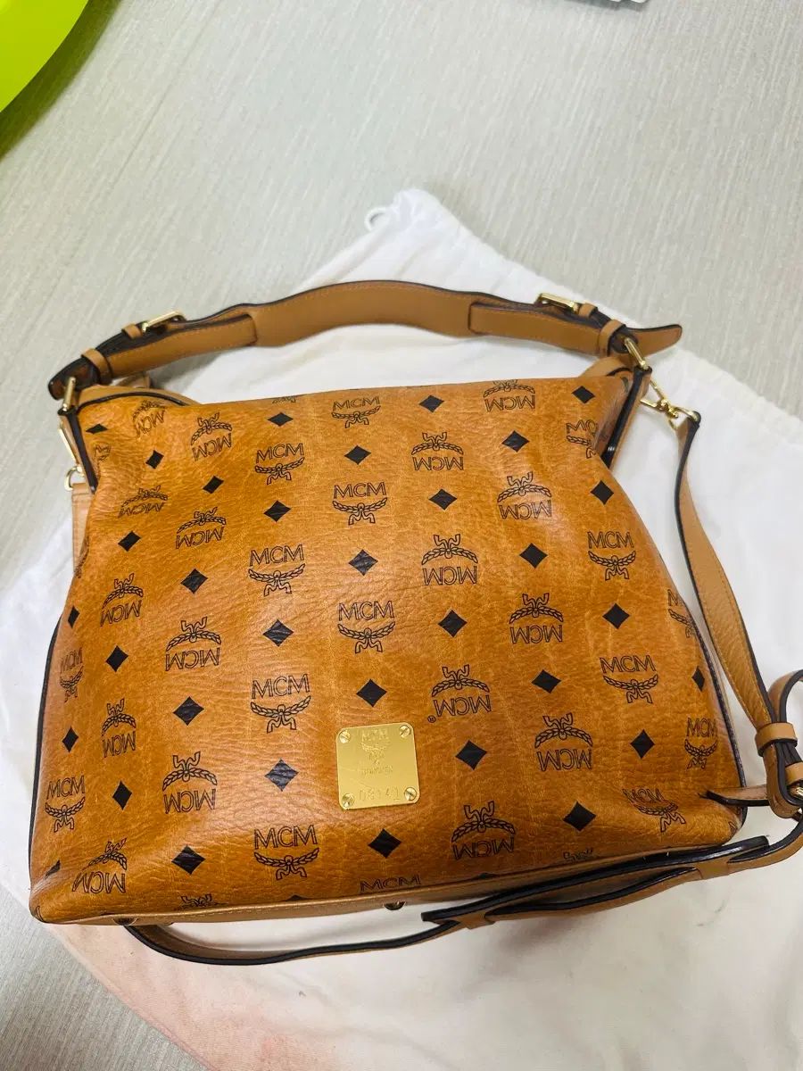MCM ヴィセトス HOBO BAG ブラウン