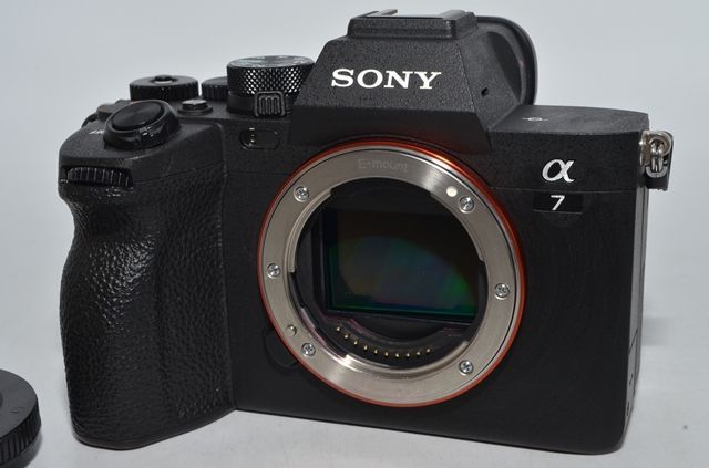 260752★ほぼ新品★SONY(ソニー) フルサイズ ミラーレス一眼カメラ α7IV ボディ(レンズなし) ブラック ILCE-7M4