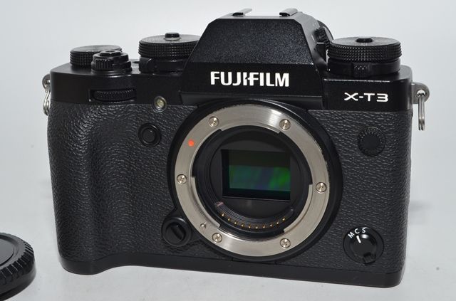 260785★極上★富士フイルム(FUJIFILM) ミラーレス一眼カメラ X-T3ボディ ブラック X-T3-B