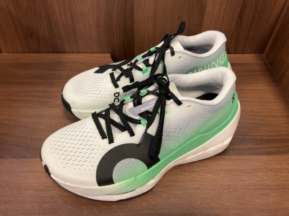 on オン ランニングシューズ CLOUDBOOM MAX WF30184229 グリーン