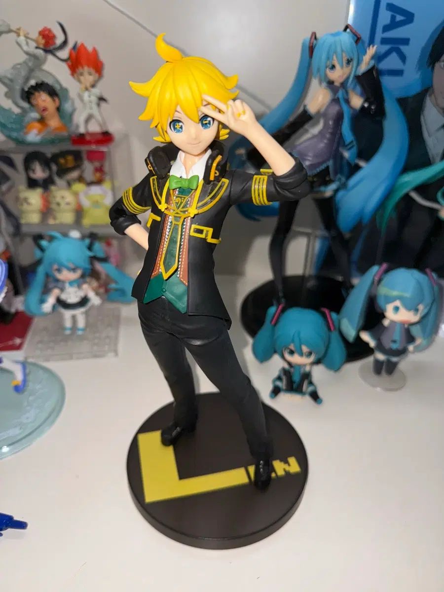 在庫処分) 鏡音 レン フィギュア