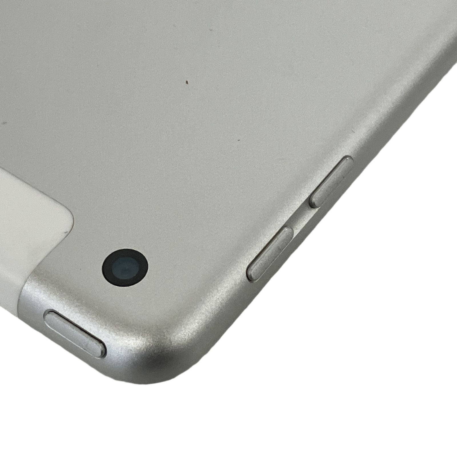 iPad 第6世代 32GB シルバー ジャンク品 (MR6P2J/A) - メルカリ